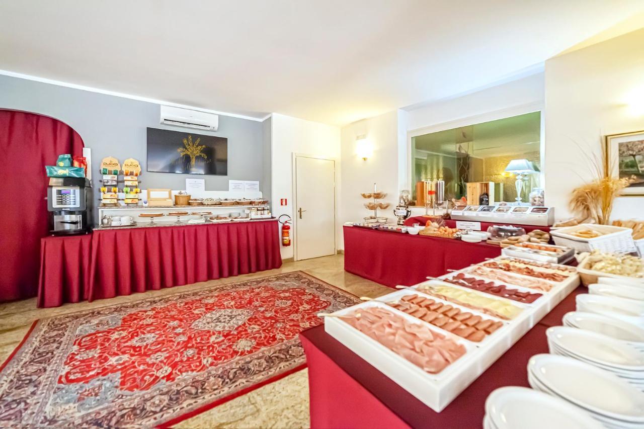 Luisa Hotel 3*
